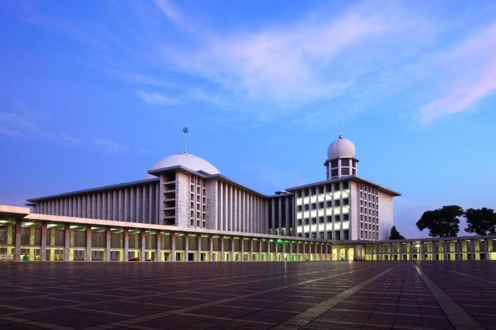 Hotel Lautze Indah Jakarta Exterior photo