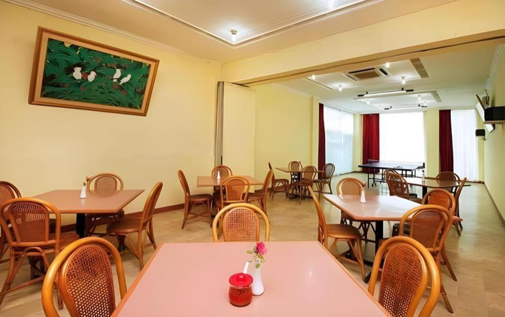 Hotel Lautze Indah Jakarta Exterior photo
